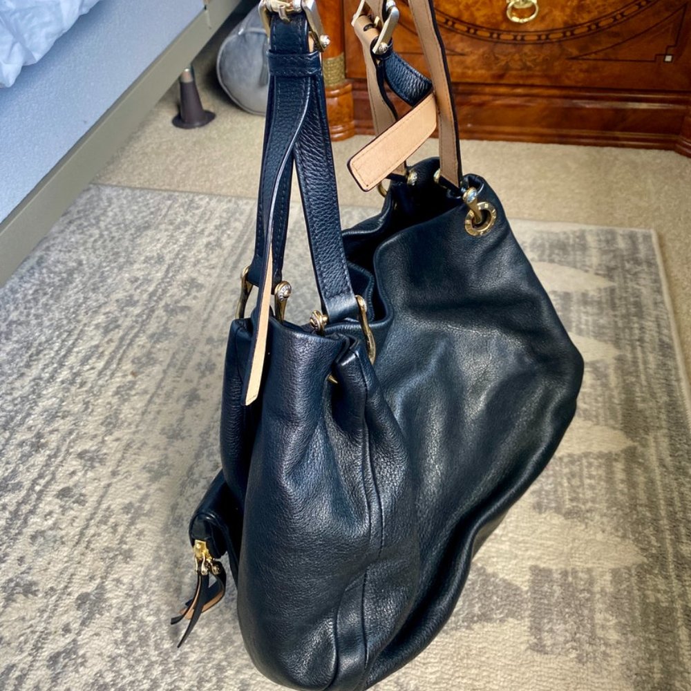 Henri Bendel Supple Black Leather Bag - Picture 13 of 15